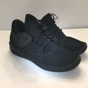 NIKE JORDAN FIRST CLASS BLACK AJ7312-021- USED